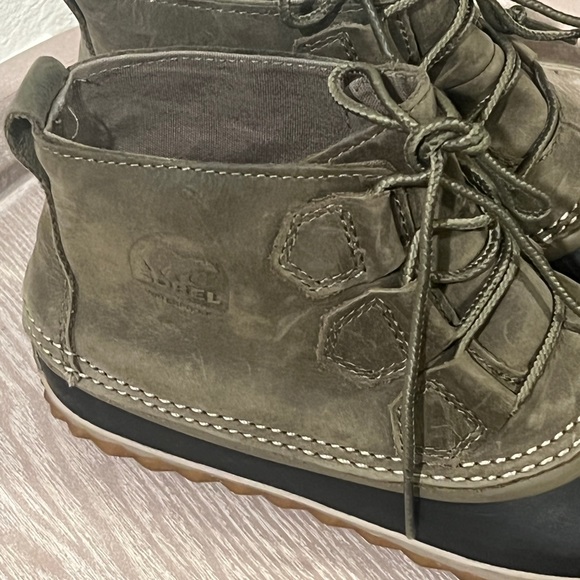 Sorel Waterproof Boots - Picture 4 of 7